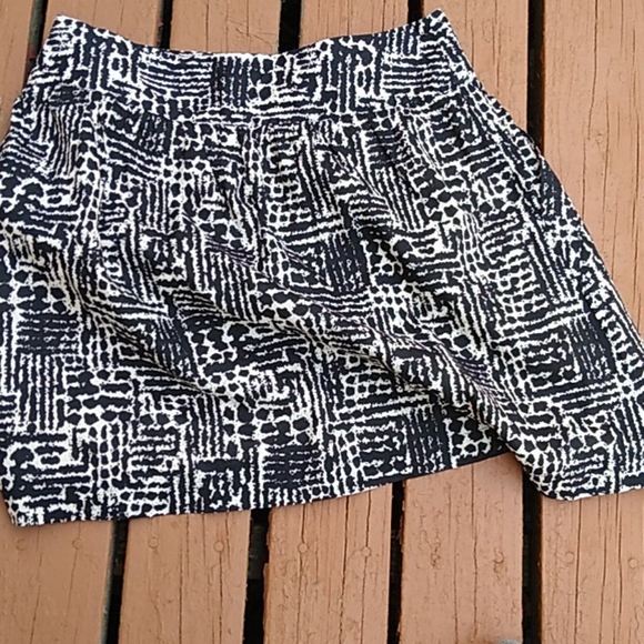 Cute Forever 21 skirt, size Small - Picture 2 of 4